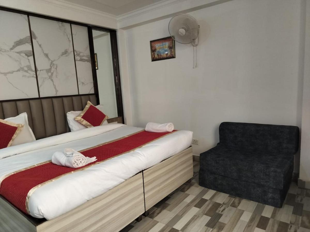 Hotel Clink New Delhi Airport Exterior photo
