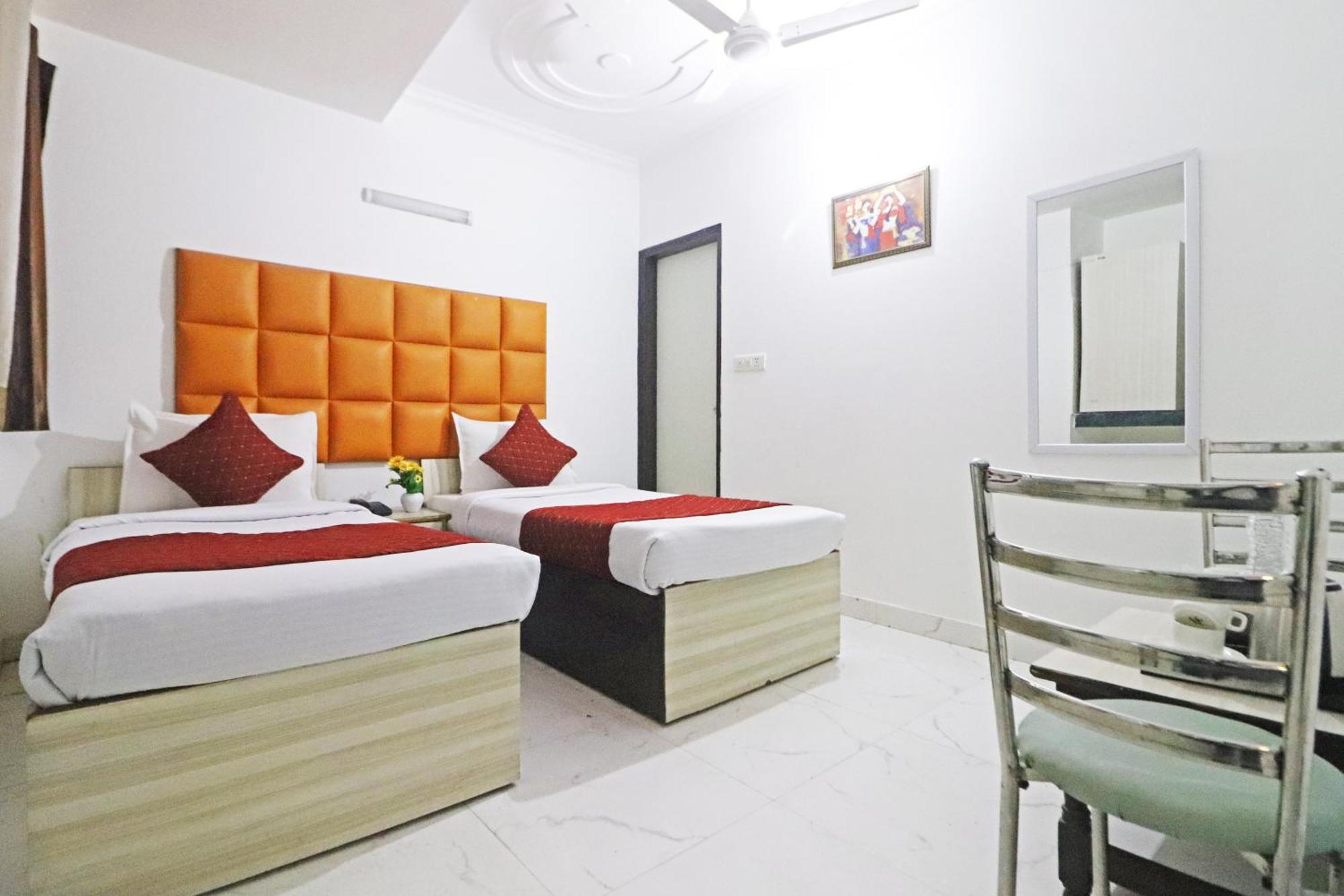 Hotel Clink New Delhi Airport Exterior photo